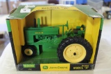 1/16 Ertyl John Deere Model A Tractor MIB
