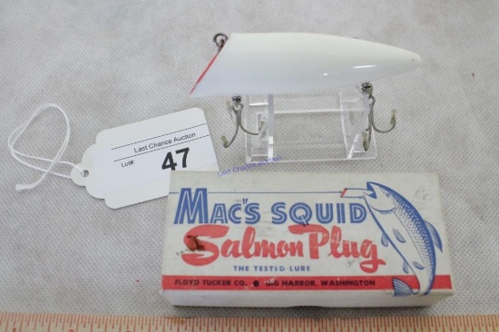 MAC's Squid Salmon Plug in Box