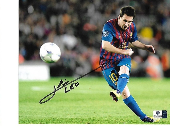 Lionel Messi FC Barcelona Autographed 8x10 Kicking Photo w/GA coa  rb