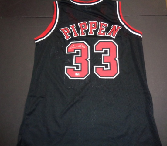 Scottie Pippen Chicago Bulls Autographed Custom Black Style Jersey w/ GA coa