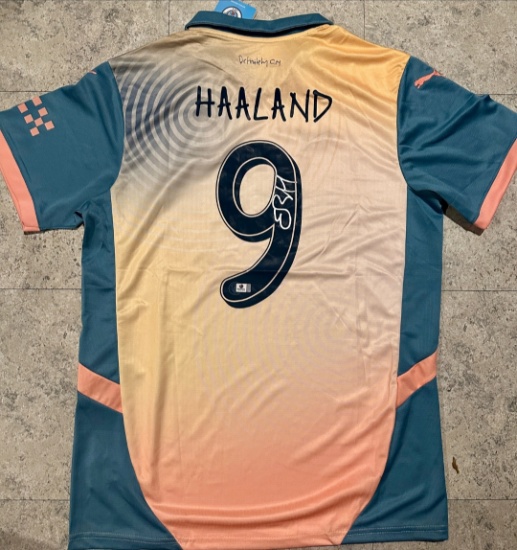Erling Haaland Manchester City Autographed 2024-25 Puma Fourth Soccer Jersey coa