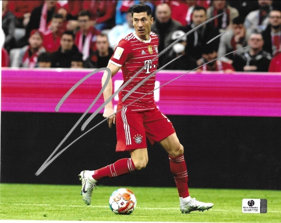 Robert Lewandowski FC Bayern Munich Autographed 8x10 Photo coa