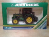 John Deere 1/32 Tractor