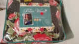 Pioneer Women Rose garden Comforter (Full/Queen)
