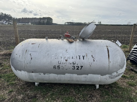 500 gal fuel tank w/pump