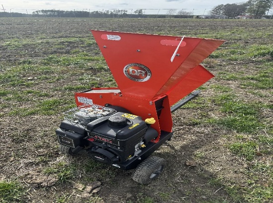 Professional power wood chipper