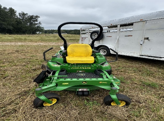 JD 2910A Z track 48in lawn mower Running