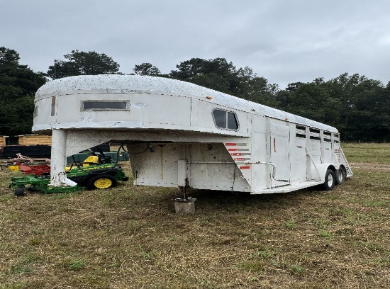 16 ft gose neck livestock trailer 6ft wide title