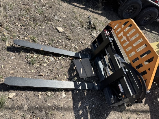 Wolverine PFA-11-3300G Hydraulic pallet forks.