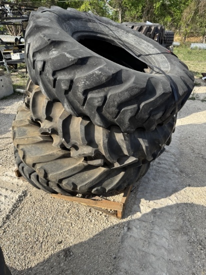 4 rear tractor tires.