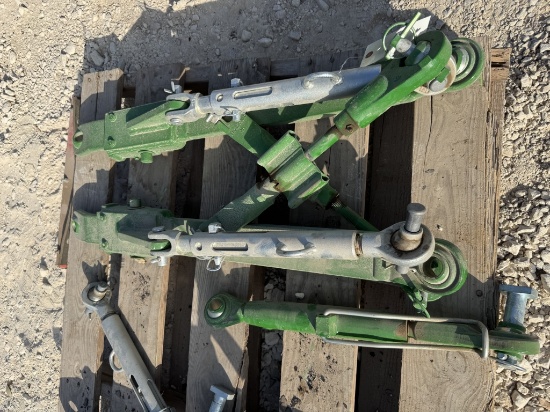 John Deere 3 point arms and 3rd member.
