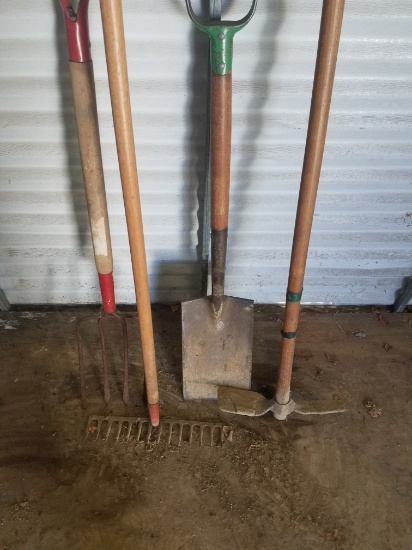 yard tools, shovel, pitch folk