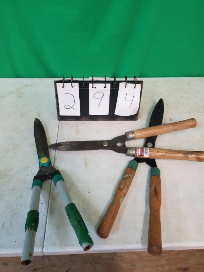 3 pair of hedge trimmers