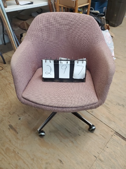 Nice Rolling Office Chair