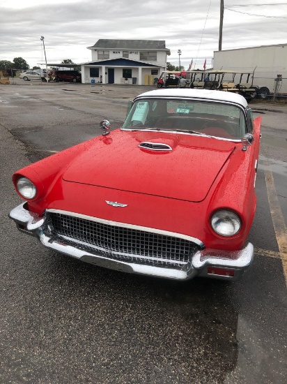 1957 Ford Thunderbird