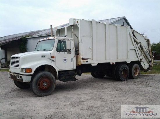 2000 INTERNATIONAL 4900 REAR DISCHARGE REFUSE TRUCK: VIN# 1HTSHAAR8YH687751