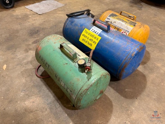 LOT CONSISTING OF AIR TANKS AND BEAD SEATER