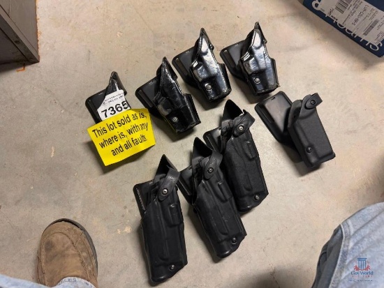 ASSORTED GUN HOLSTERS