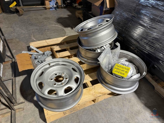 FORD RIMS W/ ACCESSORIES