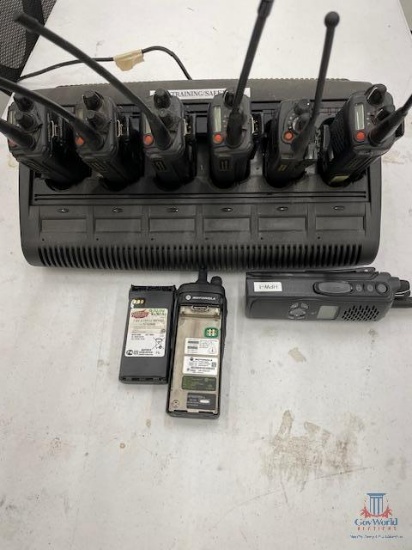 MOTOROLA HANDHELD RADIOS W/ CHARGING STATION