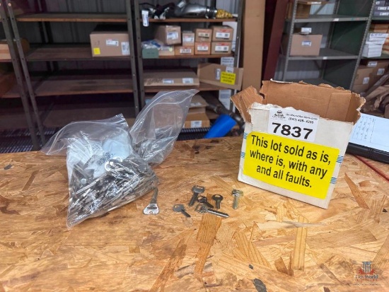 NEW/OLD STOCK FORD KEYS