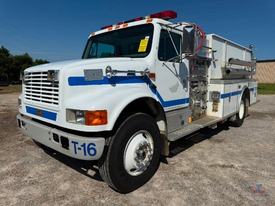 2001 International 4900 Tanker Truck, VIN # 1HTSDADR21H294101