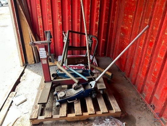 LOT CONSISTING OF AUTOMOTIVE JACKS