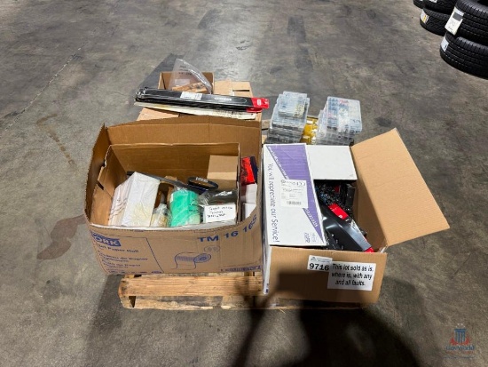 LOT CONSISTING OF SMALL ENGINE PARTS