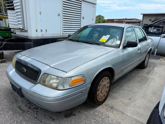2003 Ford Crown Victoria Passenger Car, VIN # 2FAHP71W33X160539