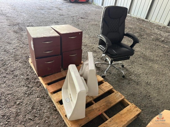 LOT CONSISTING OF OFFICE EQUIPMENT