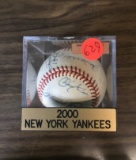 2000 New York Yankee World Championship Team signed ball w/Jeter, Rivera, Torre, Posada, etc!