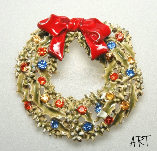 Vintage ART Wreath Brooch