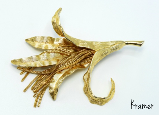 Vintage Kramer Gold Tone Flower Brooch With Chain Dangles