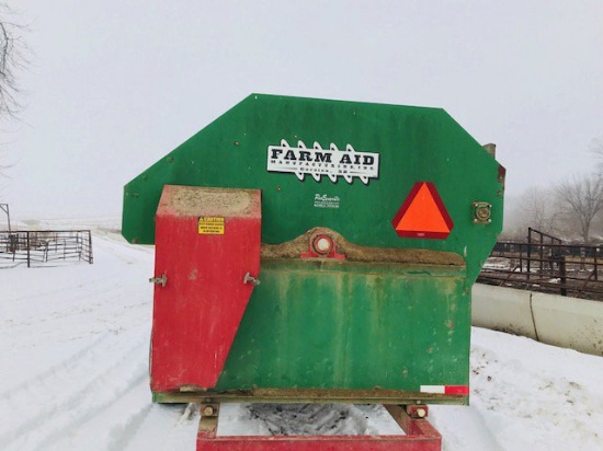 2011 Farm Aid Feed Wagon 430, RH Discharge w/Scale, Very Good