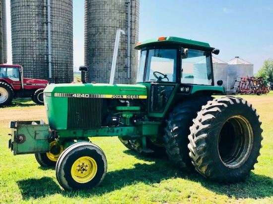 JD 4240 Diesel Tractor, Power Shift, Duals, 3 PT, 18:4x38 Tires