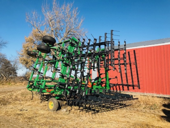 JD 2210LL Cultivator