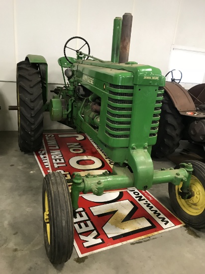 JD A Tractor