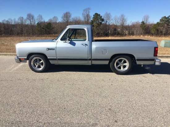 1987 Dodge D-10 Ram