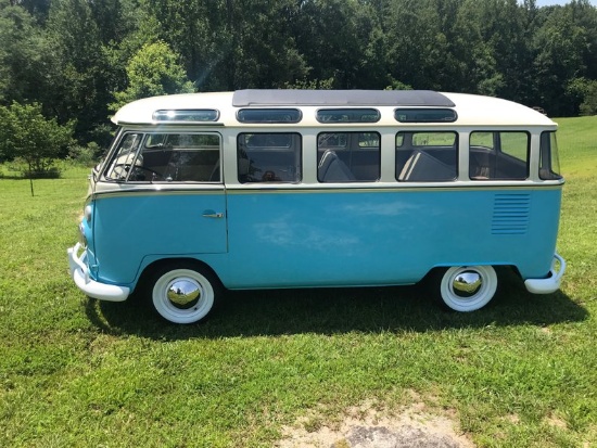 1975 Volkswagen Bus Safari
