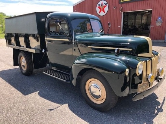 1946 Ford Tonner Dump Truck