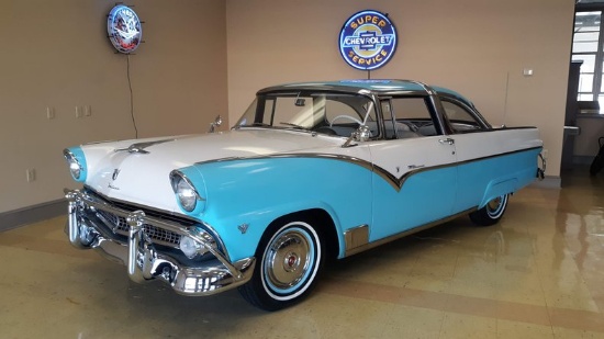 1955 Ford Fairlane Crown Victoria