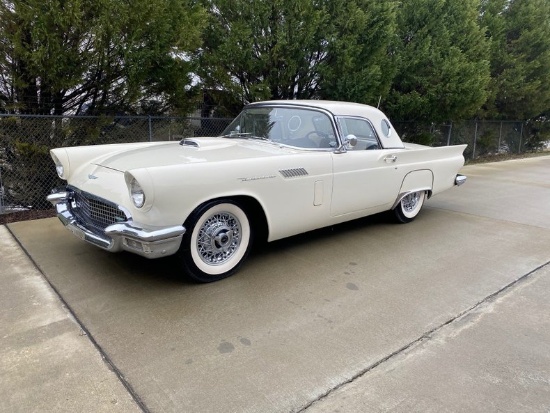 1957 Ford Thunderbird