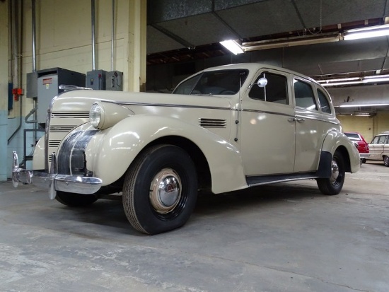 1939 Pontiac Silverstreak