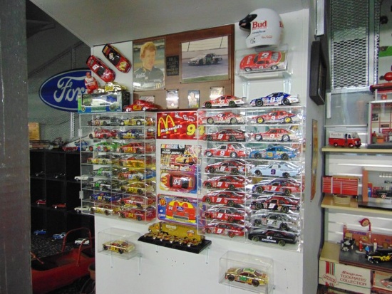 Bill Elliott Display