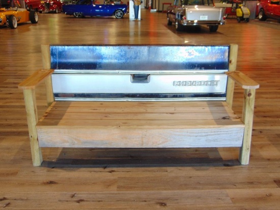 Chevrolet Tailgate Bench - Black/Silver