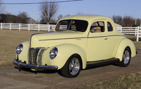 1940 Ford Deluxe