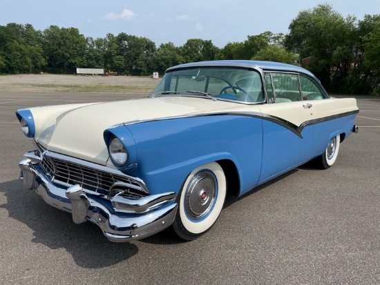 1956 Ford Fairlane Victoria