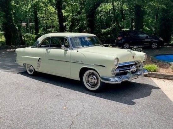 1952 Ford Victoria