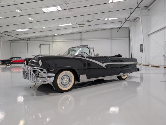 1956 Ford Fairlane Sunliner