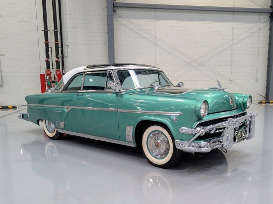 1954 Ford Crestline Skyliner
